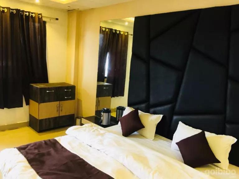 Hotel Khalsa -Lake View Pachmarhī Екстериор снимка